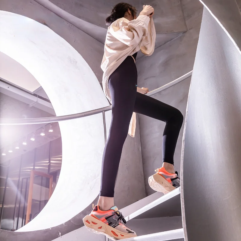 

Популярная стильная быстросохнущая одежда для фитнеса для бега и скульптурирования тела женские спортивные облегающие штаны для йоги с вы...