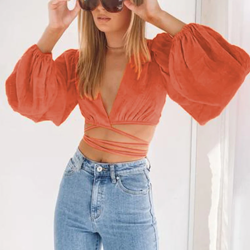 Женский укороченный топ с глубоким V-образным вырезом на шнуровке однотонный