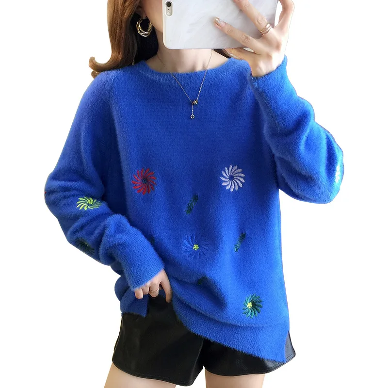 

Semi-high collar velvet sweater 2019 autumn winter dress new Korean version embroidered girl plus thick knitted bottomshirt