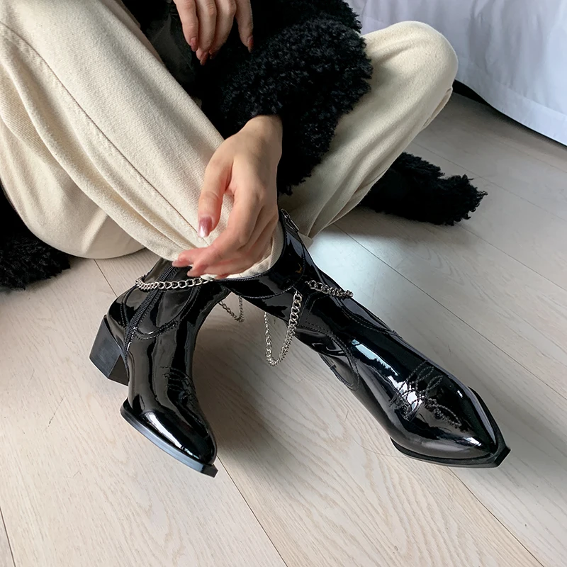 

2020 spring and autumn new niche leather square head chain Chelsea boots patent leather black thick heel short boots X274