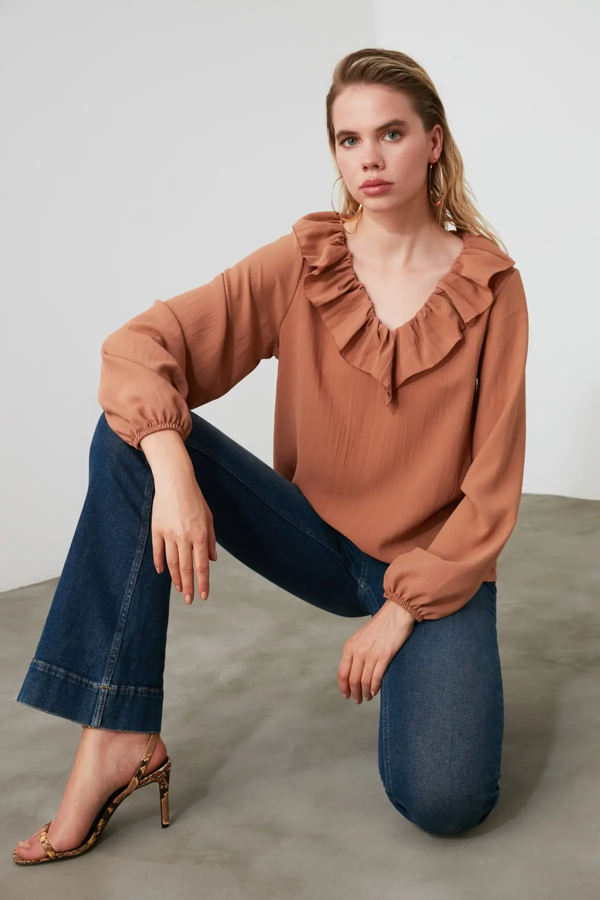 

Trendyol Collar Detailed Bluz TWOAW21BZ0270