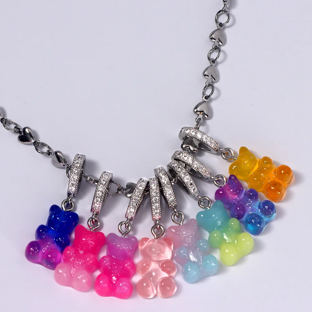 

Flatfoosie Colorful Resin Zircon Bear Charm Metal Chain Necklace for Women Cute Gummy Bear Pendant Pearl Necklace Party Jewelry