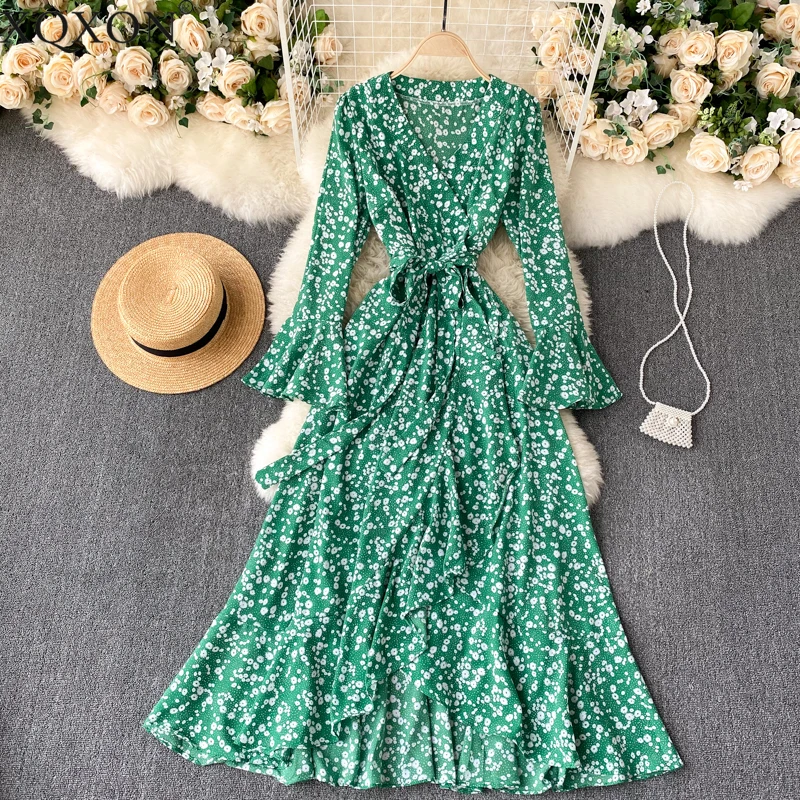Женское пляжное платье с оборками тонкое зеленое принтом и рукавами-фонариками