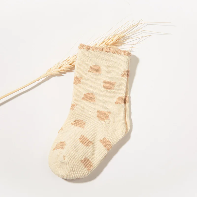 Носки для новорожденных хлопковые с жаккардовым рисунком на осень и зиму W001 |