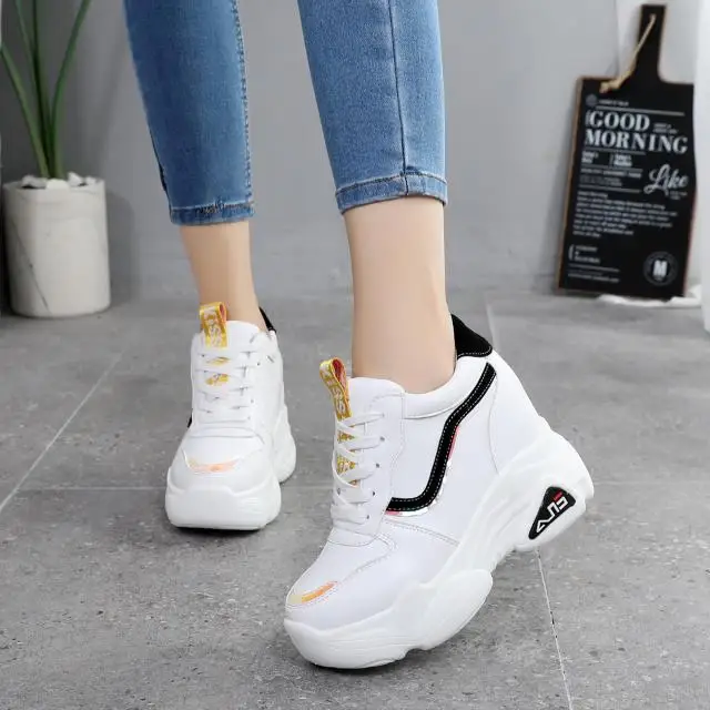 Женские ботильоны на платформе кроссовки танкетке 10 см со скрытым увеличением