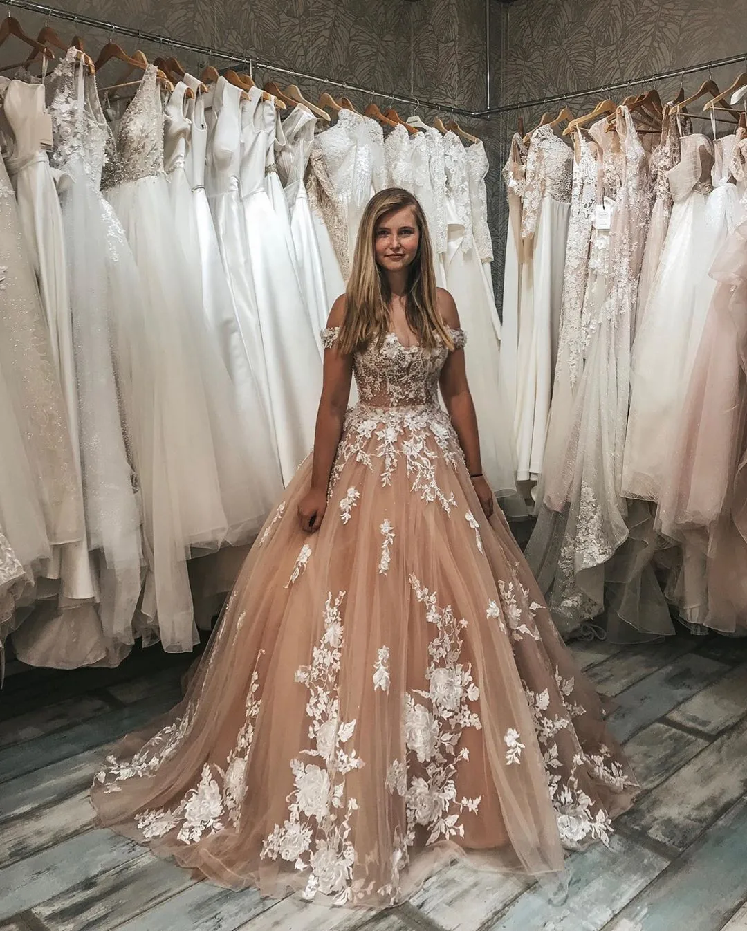 Свадебное платье цвета шампанского из тюля с аппликацией Vestido De Noiva свадебное платье с вырезом лодочкой и длинным шлейфом