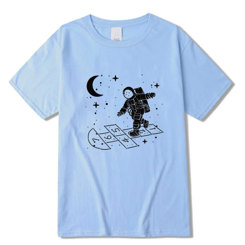 

2021 Summer Men's T-shirt Astronaut Prints Playing Games In Space Loose Cotton O-neck High-quality Short-sleeved Men's T-shirt