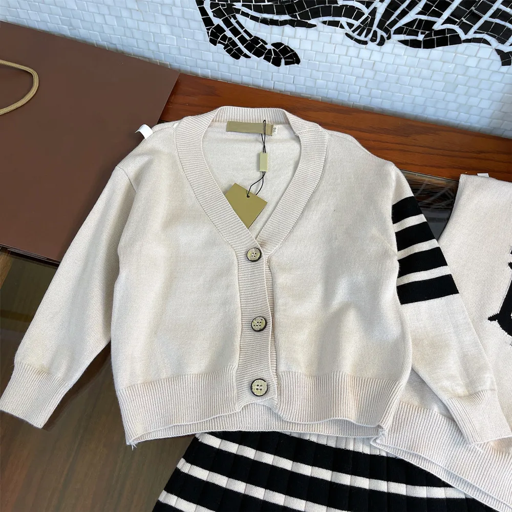 

Designer children's clothing 2021 early autumn new products girls knit suit skirt affordable three-piece suit, jacket + vest + p