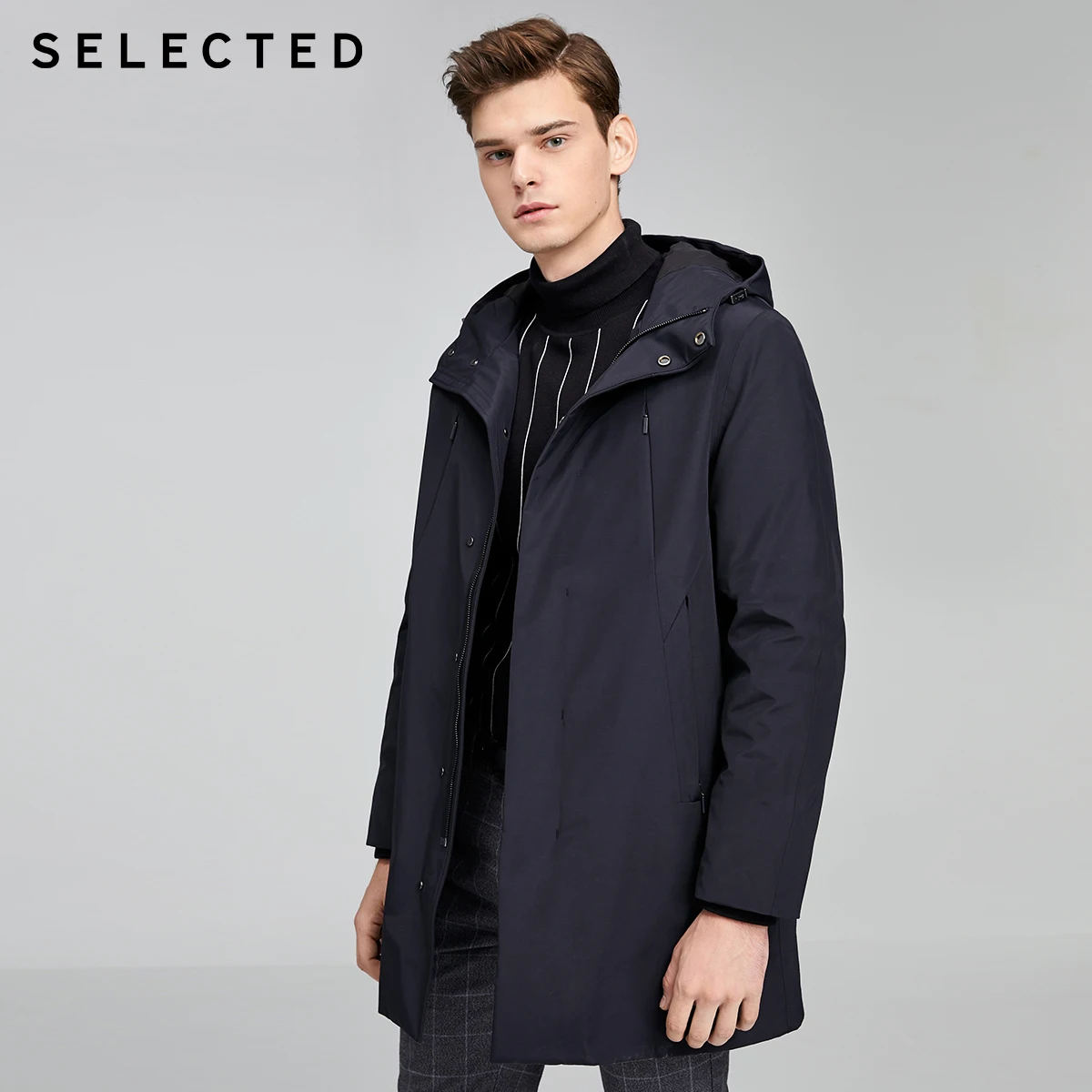 Парка мужская средней длины с капюшоном на утином пуху S | 419412561 Мужская одежда