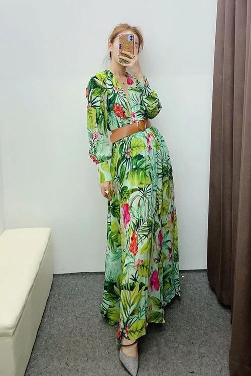 

European and American style women's clothing with belt printed dress with slits, waist and thin vacation