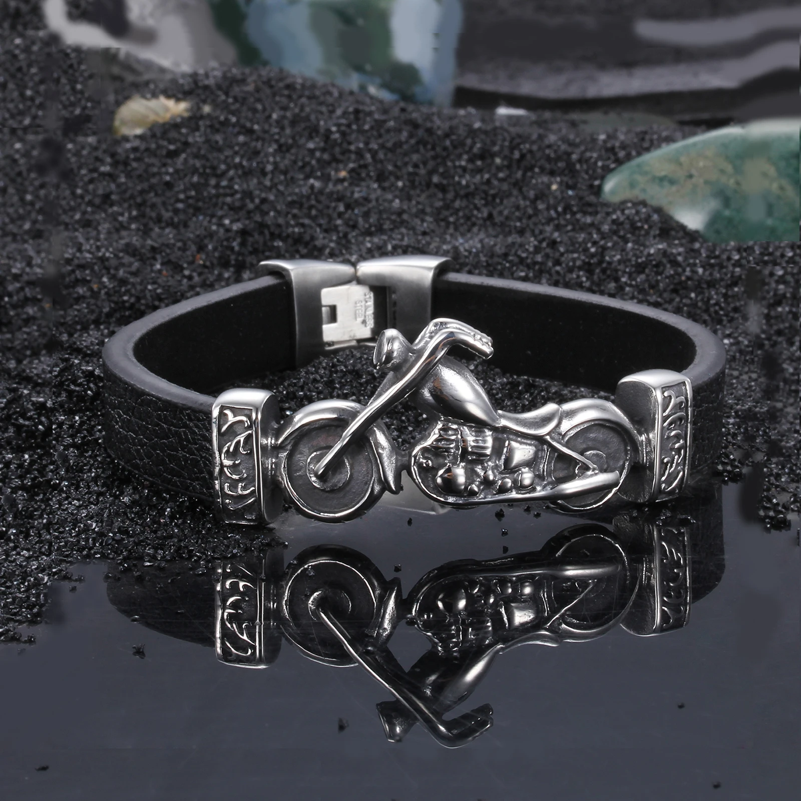 

HaoYi Classic Motorcycle Charm Leather Bracelet Stainless Steel Gothic Punk Rock Men's Jewelry