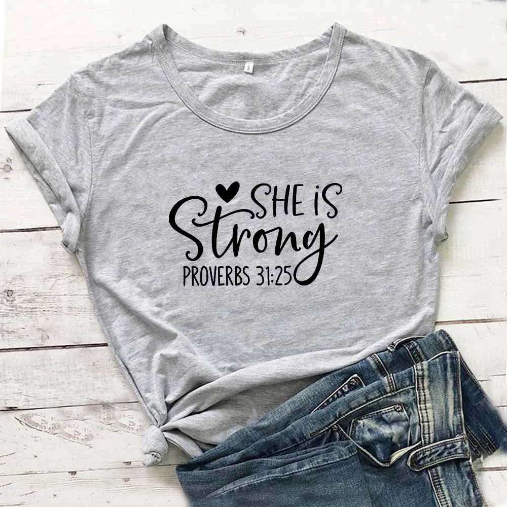 

Женская футболка с коротким рукавом She Is Strong Feminism