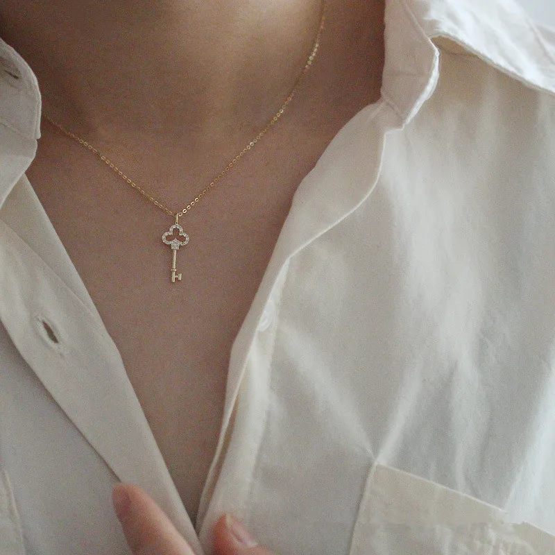 

925 Sterling Silver Crystal Vintage Key Pendant 14k