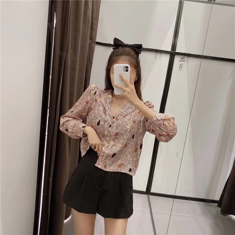 

YOSIBCD Women 2021 Fashion With Buttons Printed Blouses Vintage Lapel Collar Long Sleeve Female Shirts Chic Tops