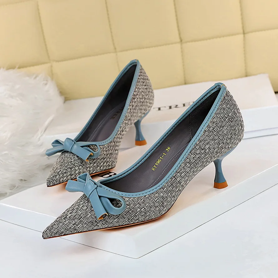 

2021 Spring Luxury Women 6cm High Heels Woven Cloth Pumps Sweet Lady Butterfly Knot Pointed Toe Blue Low Heels Prom Party Shoes
