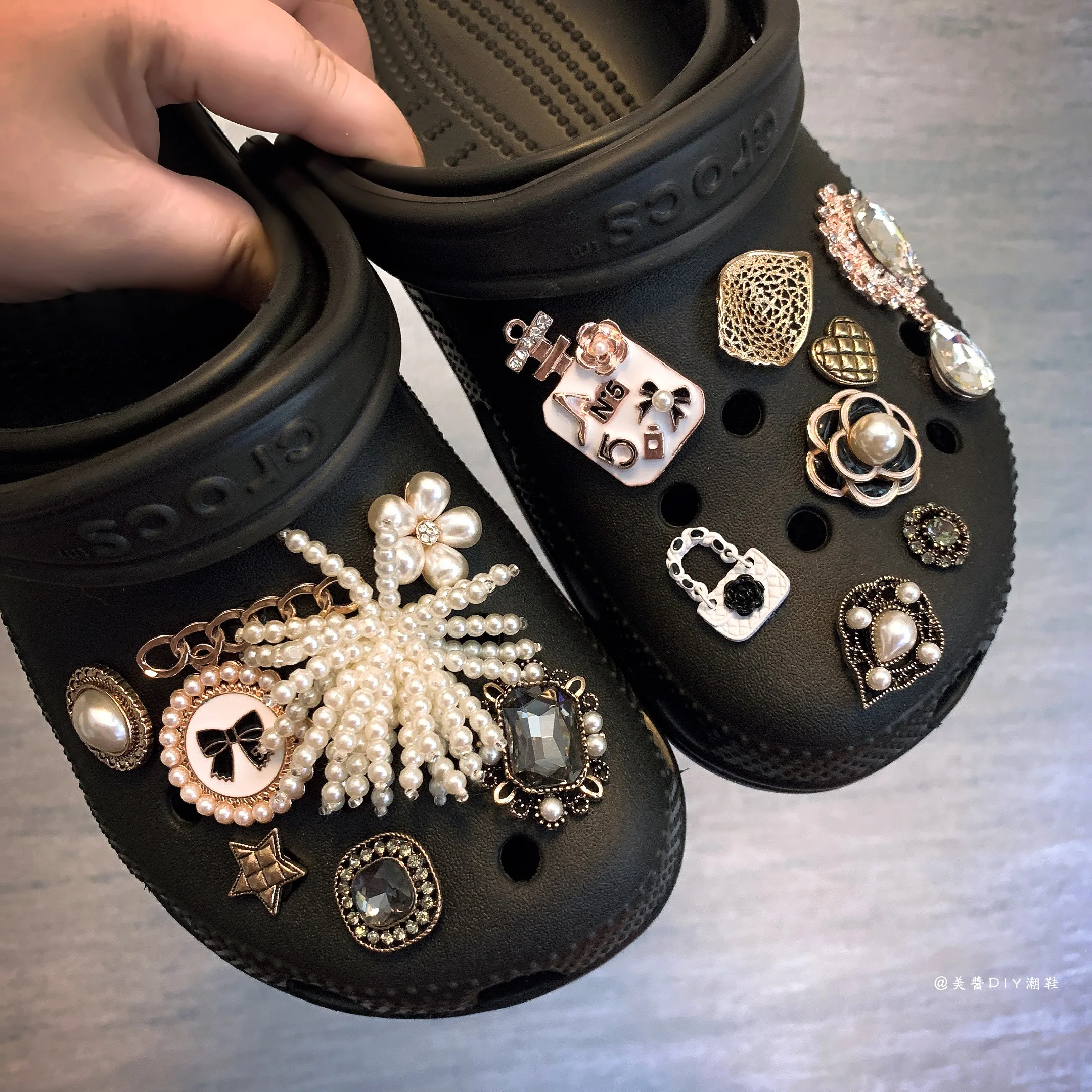 

Роскошные винтажные подвески для обуви для Crocs DIY модные подвески для девочек Croc дизайнерские качественные брендовые сабо аксессуары для пр...