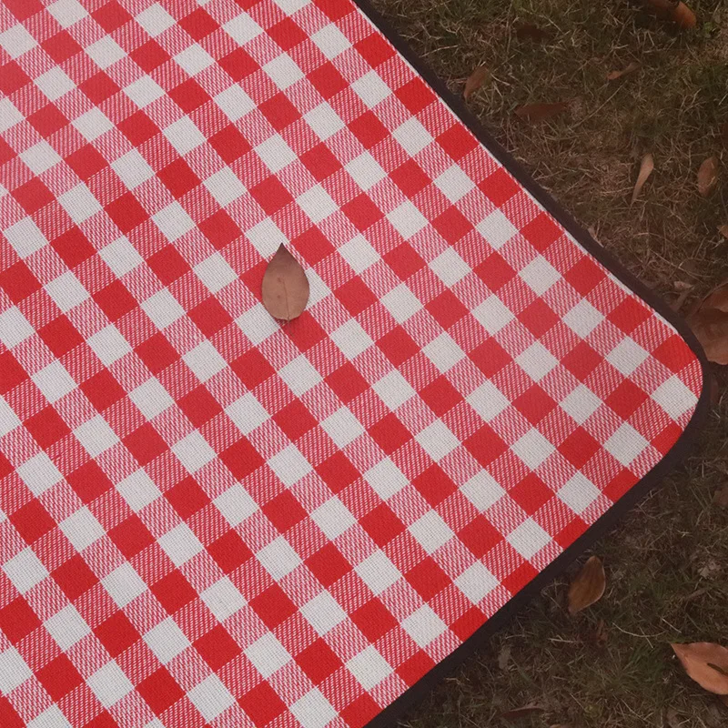 

150x200cm Foldable Camping Mat Outdoor Beach Picnic Lightweight Waterproof Sleeping Camping Pad Moistureproof Plaid Blanket