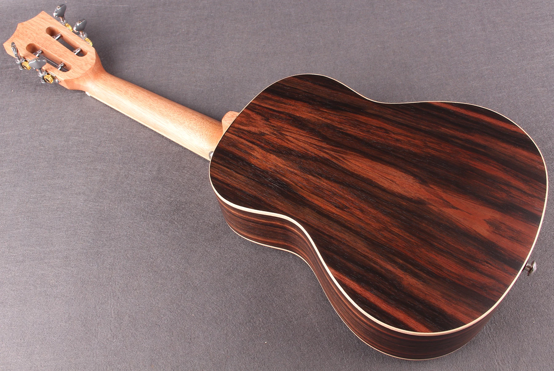 Концертное укулеле! Сверху и сбоку сзади темное дерево! Укулеле 4 струны гитара