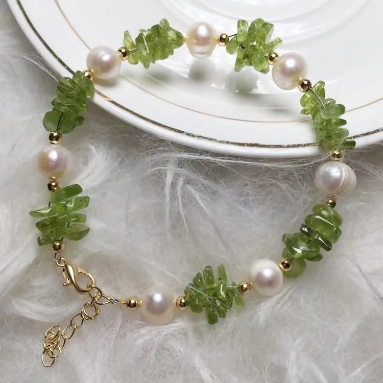 

natural blood red crystal strawberry crystal with fresh water pearl bracelet