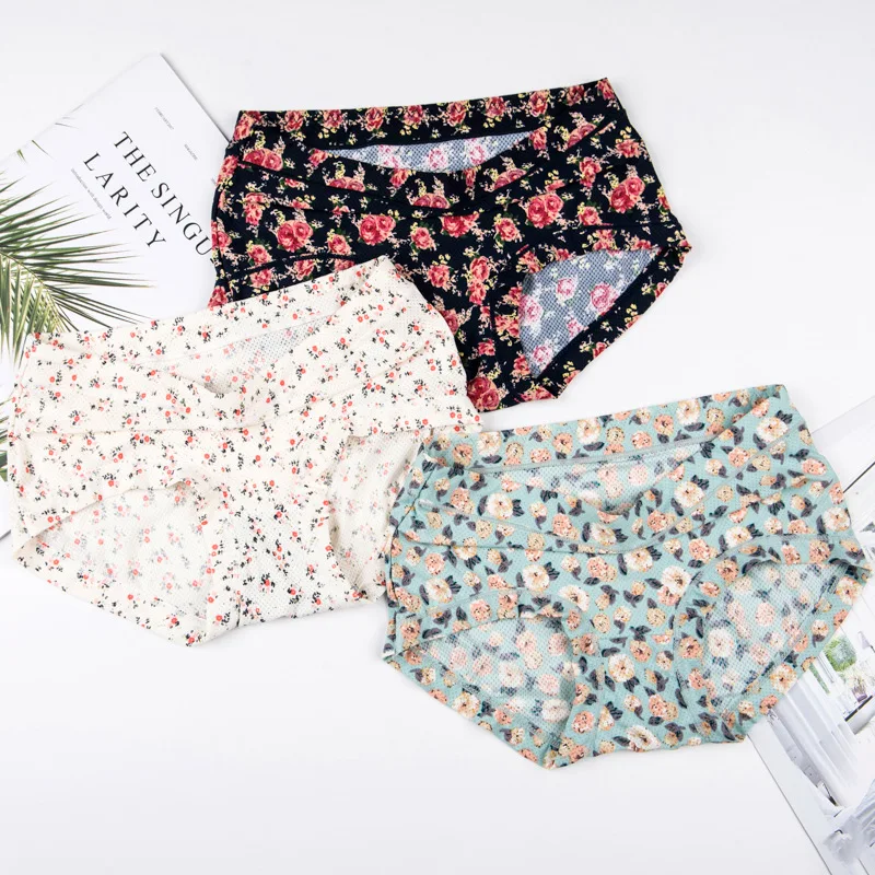 

Трусы женские шелковые бесшовные, с принтом, из вискозы, молочного цвета