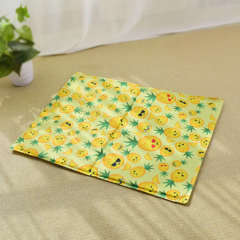 

Pet Ice Mat Dog Mat Summer Cooling Cool Pad Bite-Resistant Jarre Aero Bull Mat Golden Retriever Big Dog Ice Mat Dog Mat Mat