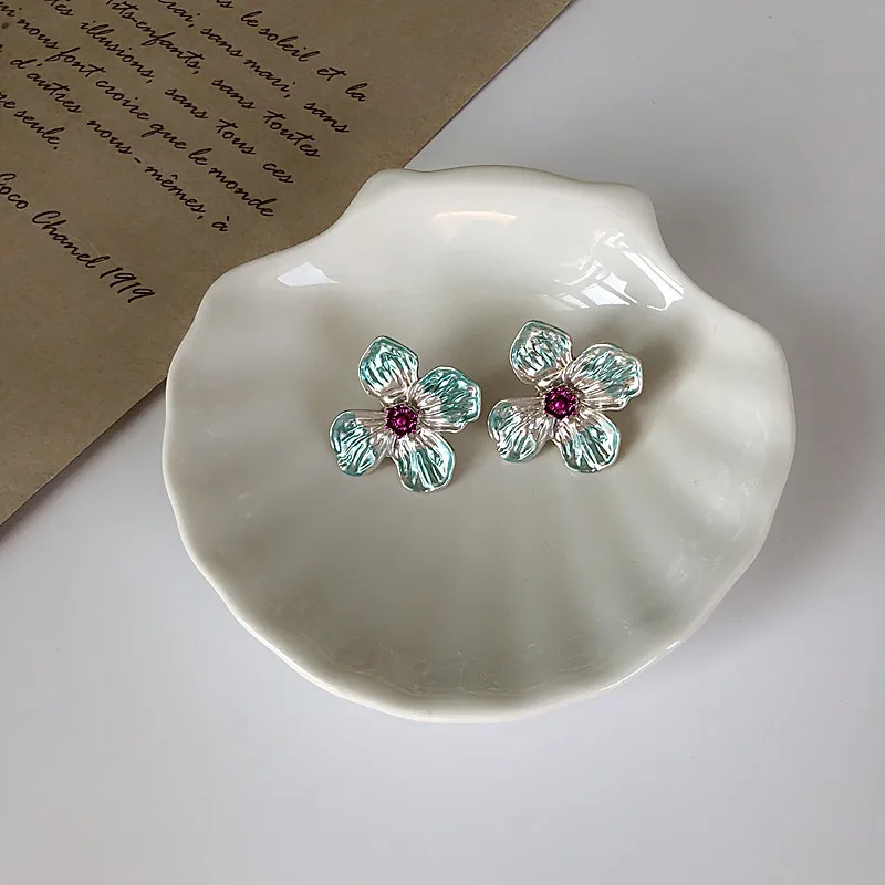 

S925 silver needle earrings, retro style, oil dripping flower earrings, three-dimensional petal earrings, ear clips