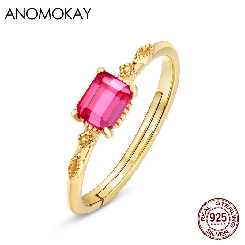 

Женское кольцо из серебра 925 пробы с красным корундом