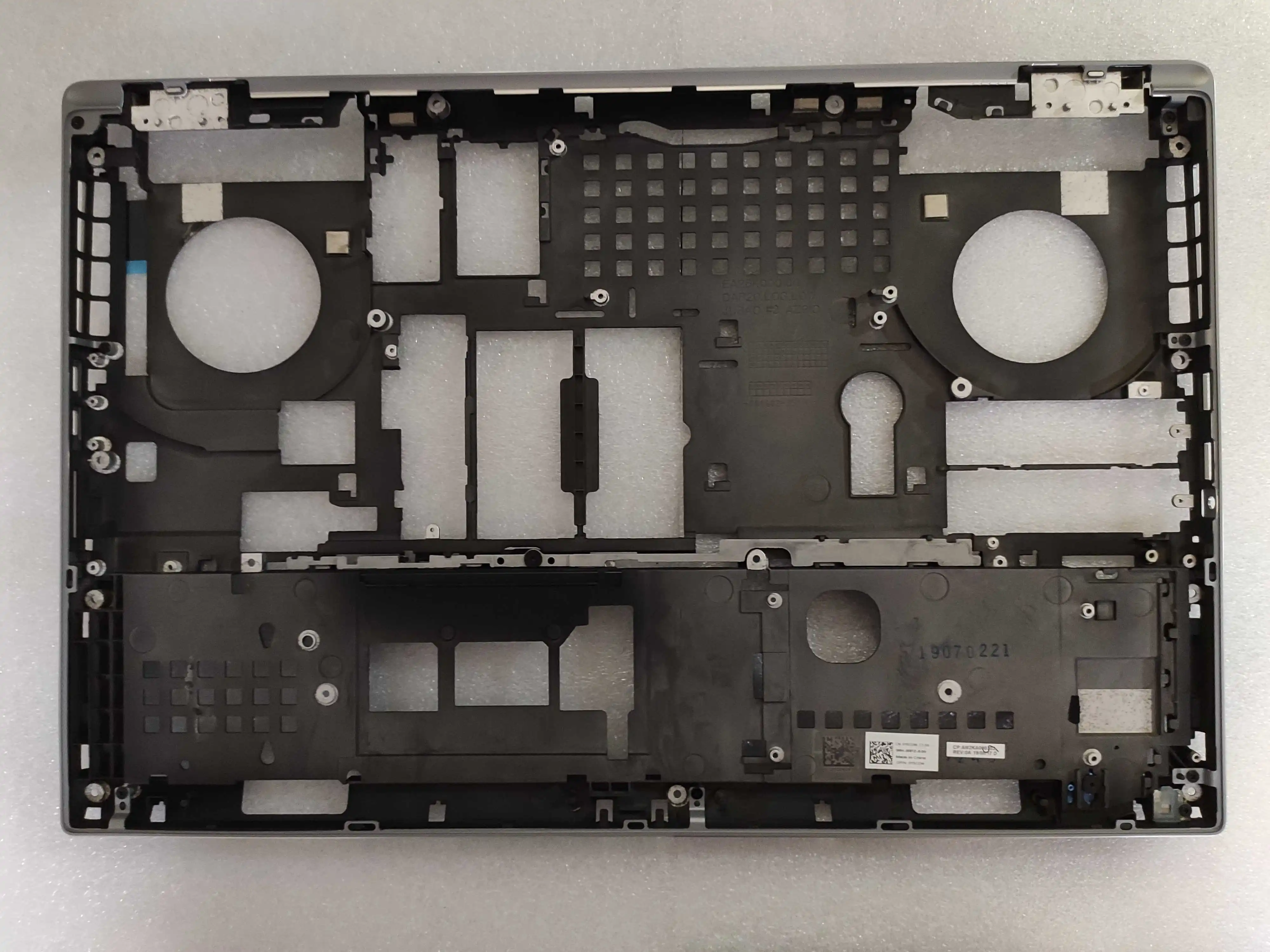 

new for DELL Precision 7740 M7740 D cover bottom case 015CDM