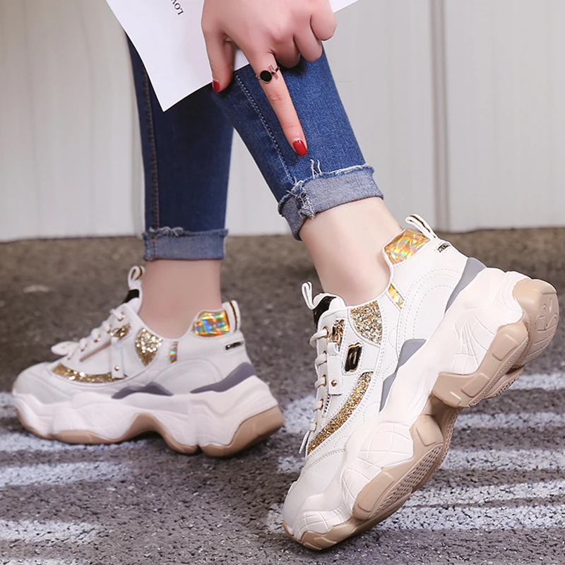 Высокие женские кроссовки сезон весна 2019 блестящие на платформе женская обувь