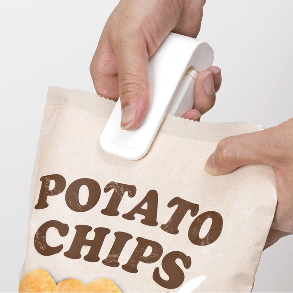 

Mini Heat Sealer Bag Sealing Machine Pack Seal Chips Bag Closure Plastic Bag Sealer for Food Snacks Fruits Vegetables Keep Fresh