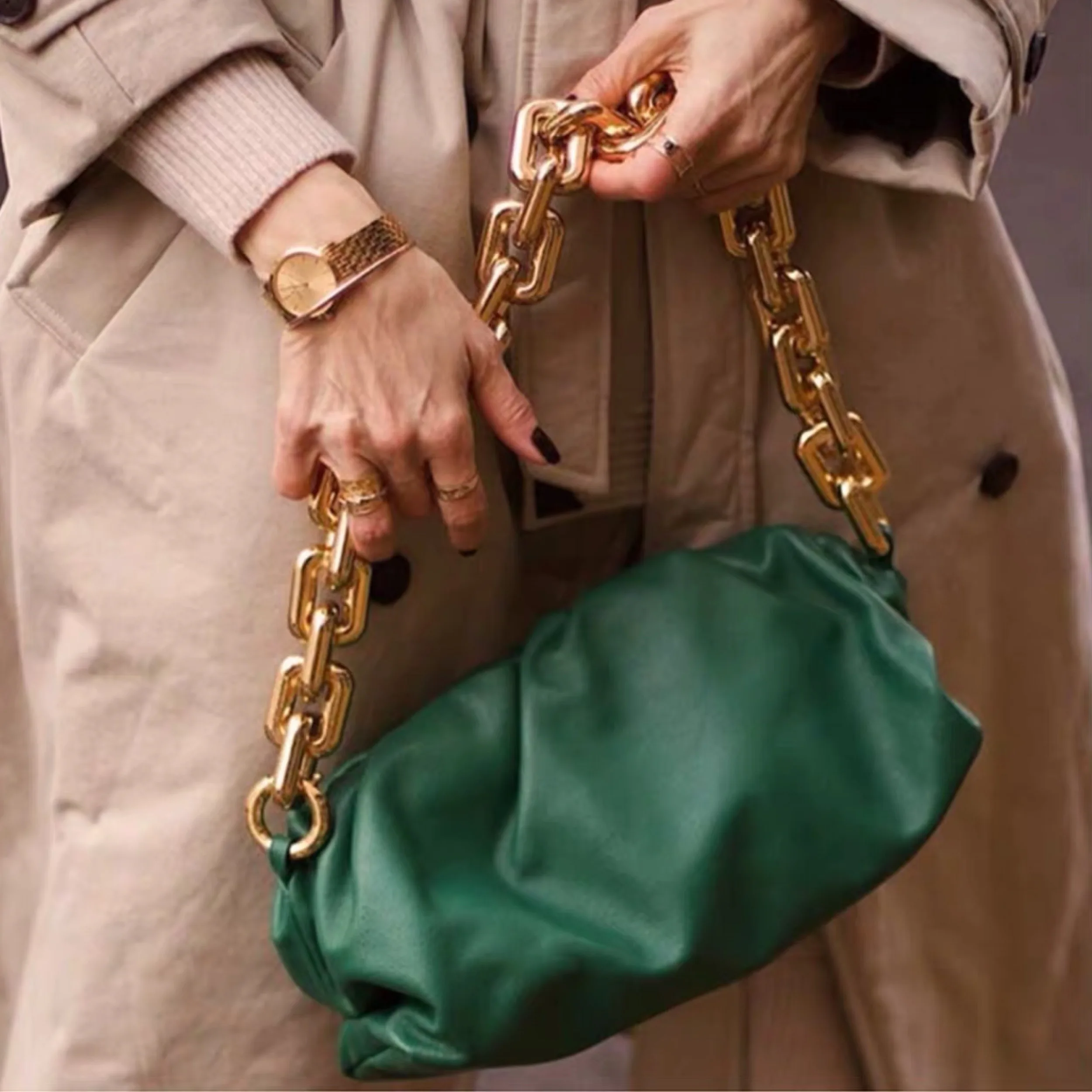 

2020 New The Pouch Genuine Leather Chain Envelope Bag Voluminous Round Shape Purses and Handbags Clutches Famous Brand Designer