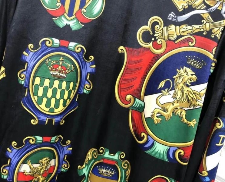 

Hoodies & Sweatshirts