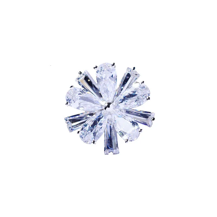 

Japan and South Korea three-dimensional design exquisite small snowflakes female coat cardigan buckle thorn horse collar needle