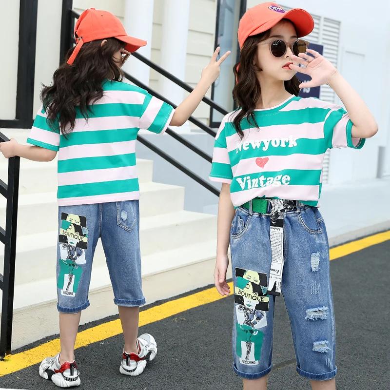 Летняя одежда футболка в полоску + потертые джинсы уличный стиль комплект