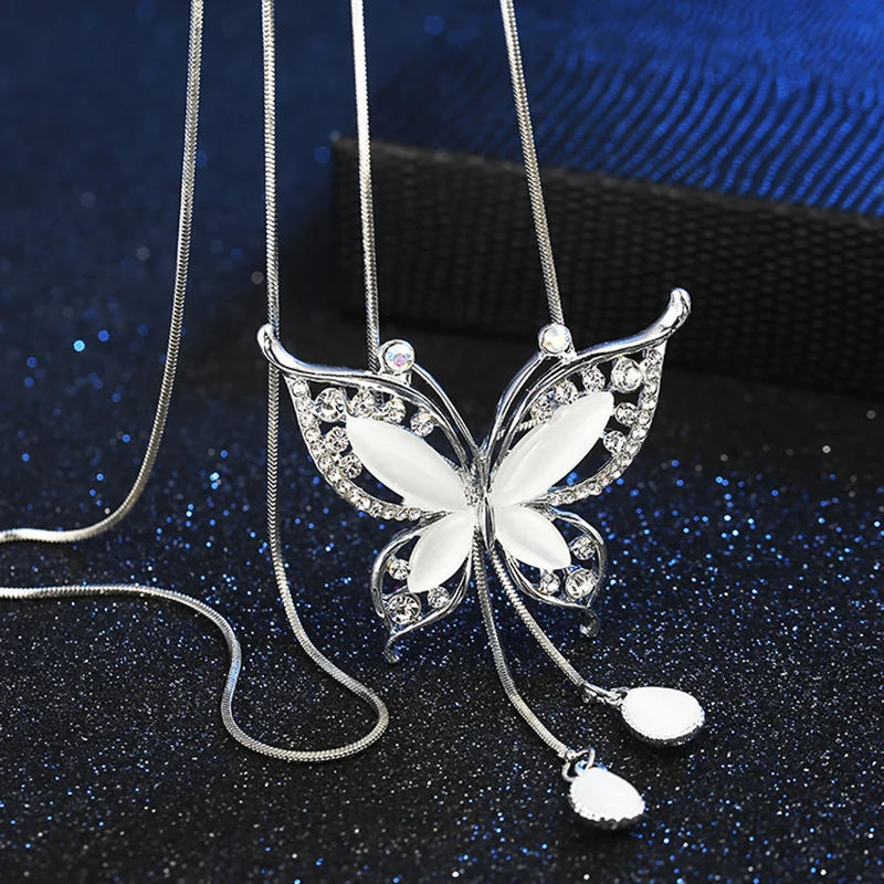 

Women's Necklace Iced Out Butterfly Pendant Necklace Chain Lovely Wholeale Necklace