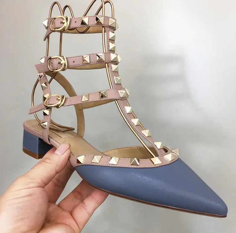 

2021 Luxury Brand Newest Rivet Pointed Toe Low Heel Women Brand Logo Strap Color Matching Thick Heel Mid Heel Sandals 35-41