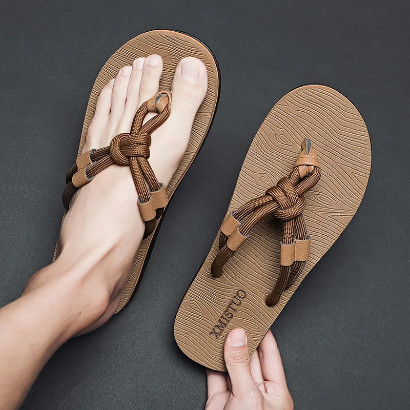 

High quality Brand Hot Sale Flip Flops Men Summer Beach Slippers Men Fashion Brown Breathable Casual Men Slippers Black