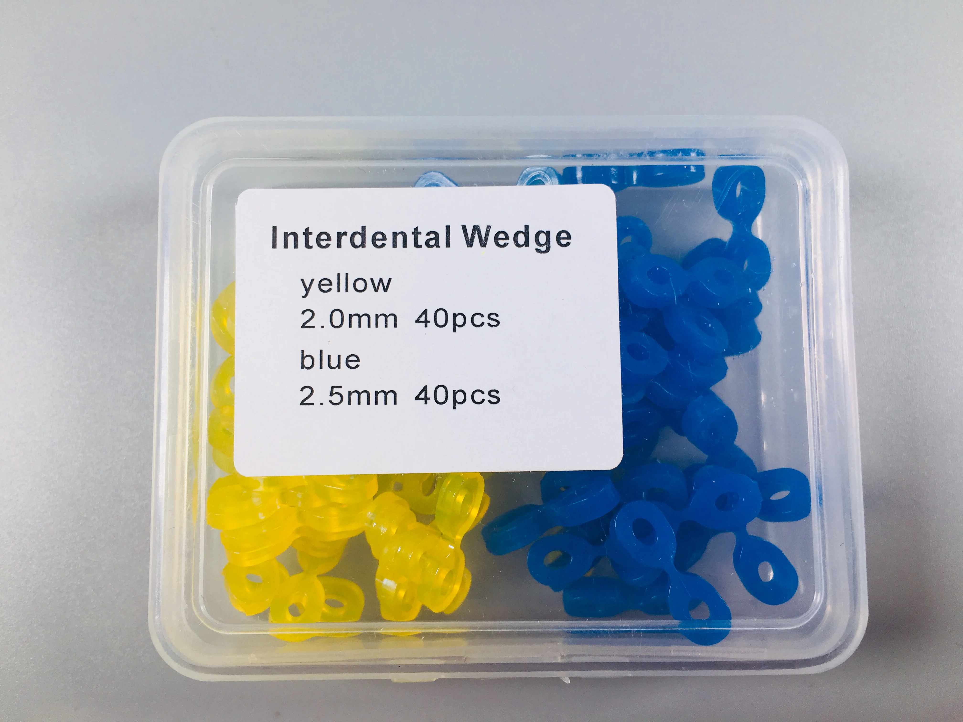 

10Kits(800pieces) Dental Elastic Fixing Wedges Set Sectional Contoured Matrices Matrix Rubber Dam Yellow Blue 80Pcs/Box