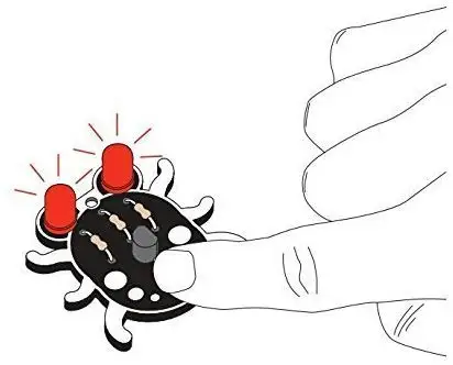 Начинающий учится припаивать веселый набор: глаз Weevil