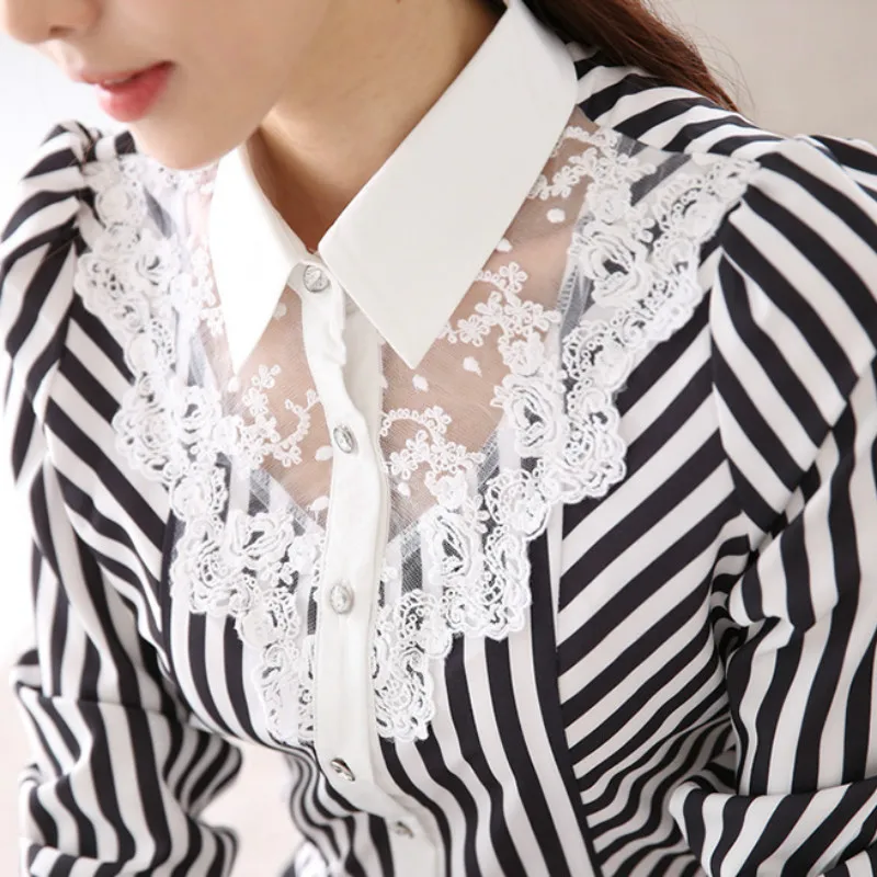 

2020 Spring Autumn New Women Lace Spliced Embroidery OL Blouses Tops Feminine Slim Casual Shirt Fashion Stripe Tops Plus Size