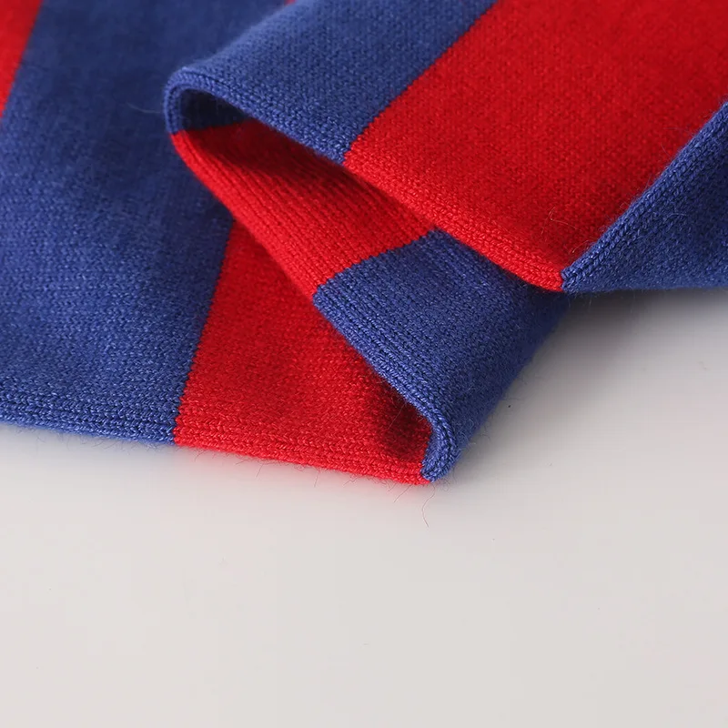 Свитер женский осенне-зимний вязаный с круглым вырезом и вышивкой | Женская