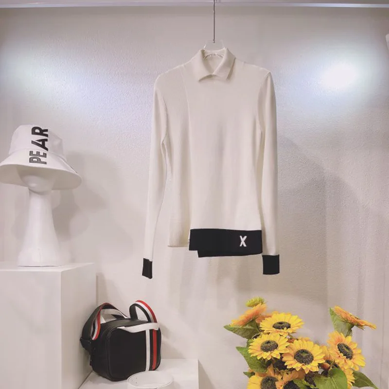 

Женский бархатный свитер с круглым вырезом