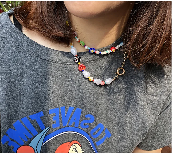 

HUANZHI 2020 New Korea Sweet Metal Chain Transparent Colorful Beaded Irregular Flowers Pearl Necklace for Women Party Jewelry