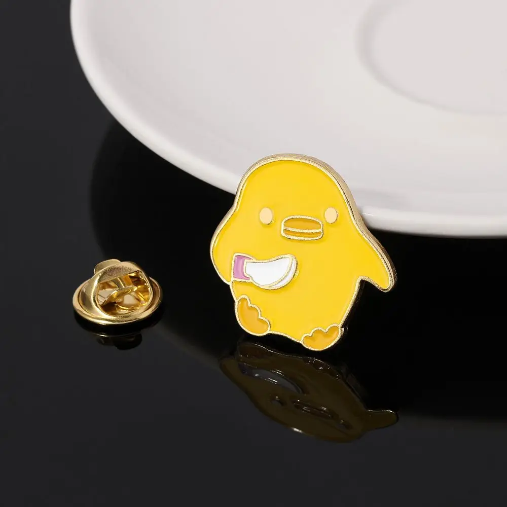 

Creative Backpack Accessories Cartoon Metal Badge Enamel Pins Yellow Duck Clothes Lapel Pin Animal Brooch
