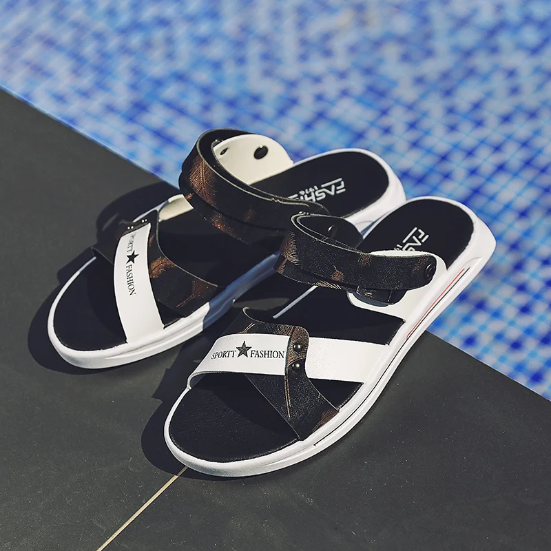 

Шлепанцы YEINSHAARS мужские, водонепроницаемые сандалии на плоской подошве, из кожи, модные тапочки с металлическими ремешками, цвет голубой, ле...