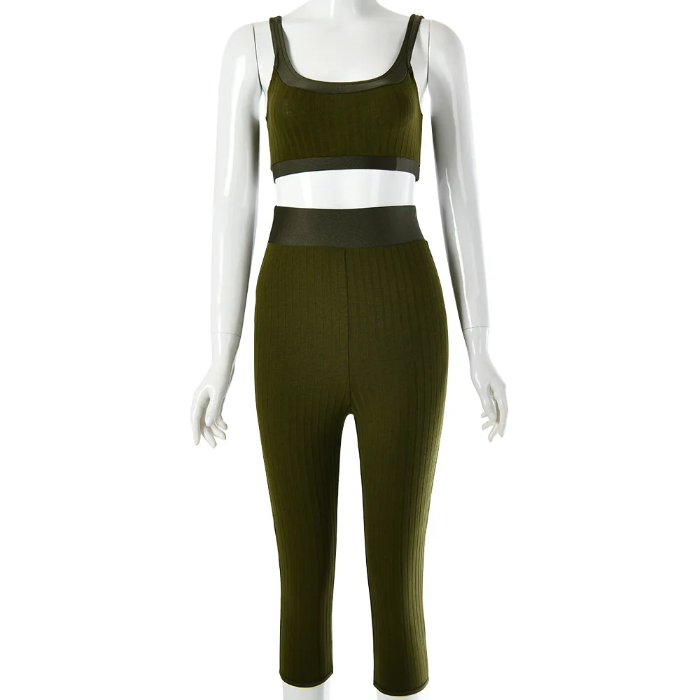 Женский спортивный костюм из двух предметов короткий топ без рукавов и леггинсы|