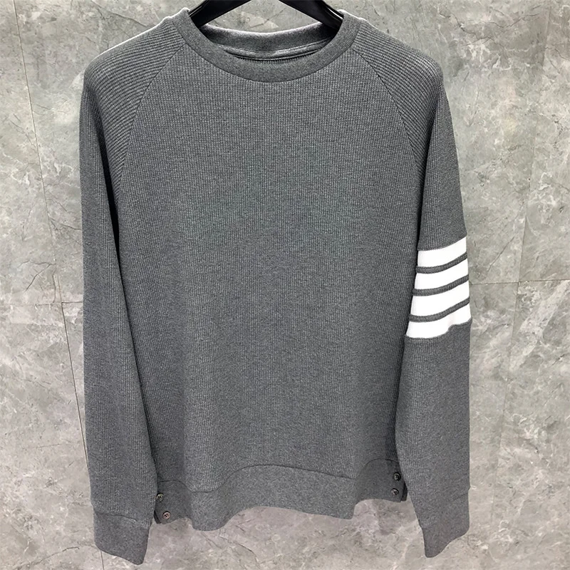 

Hoodies & Sweatshirts