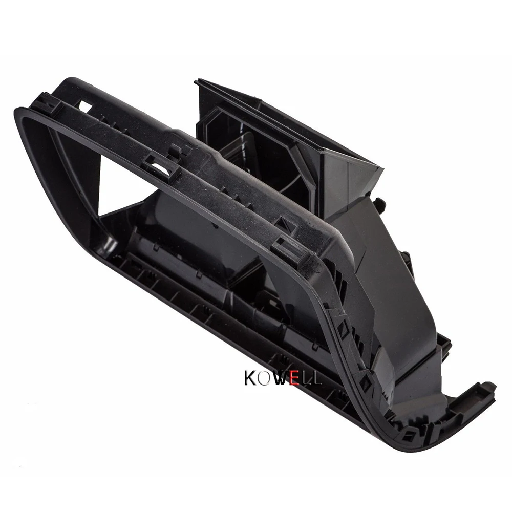 Черное центральное отверстие для замены подушки безопасности приборной панели