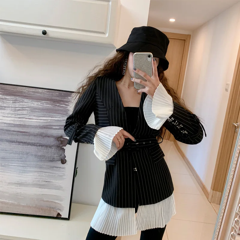 

2021 New Turn-down Collar Flare Sleeves Pleated Patchwork Striped High Waist Single Suit Women Blazer OL Fits Belts