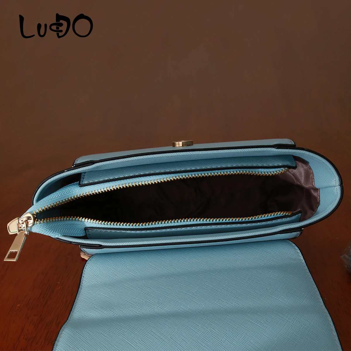 

LUCDO 2020 New Luxury Handbags Designer Women Famous Brand Small Tassel Totes Bag Quality Messenger Shoulder Crossbody Bags Sac